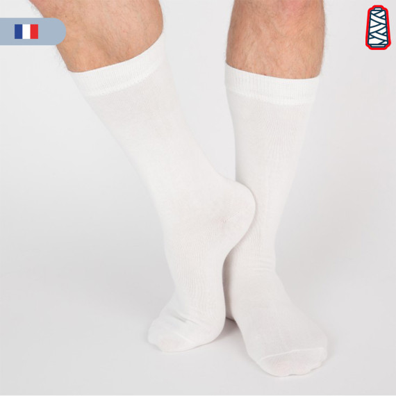 chaussettes blanches brodées